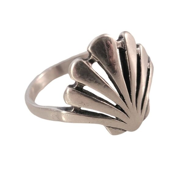 Retired James Avery Scallop Shell Ring - Picture 1 of 9